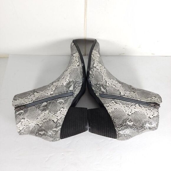 Coconuts by Matisse Women's Astoria US 8, 5M Gray Snake Skin Ankle Booties Boots - Picture 10 of 12